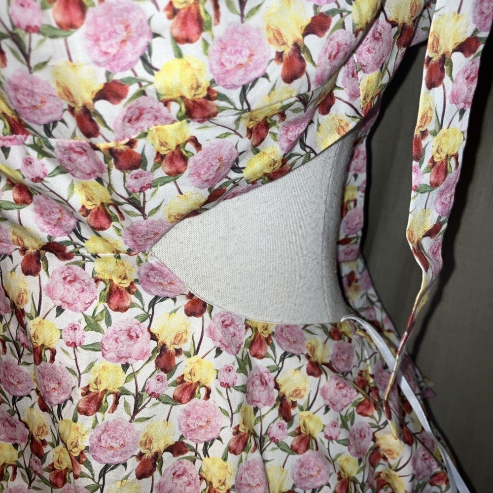 Mabel Gorgeous Floral Cut Out Mini Dress Size L White, Pink, Yellow Flowers - Picture 8 of 16